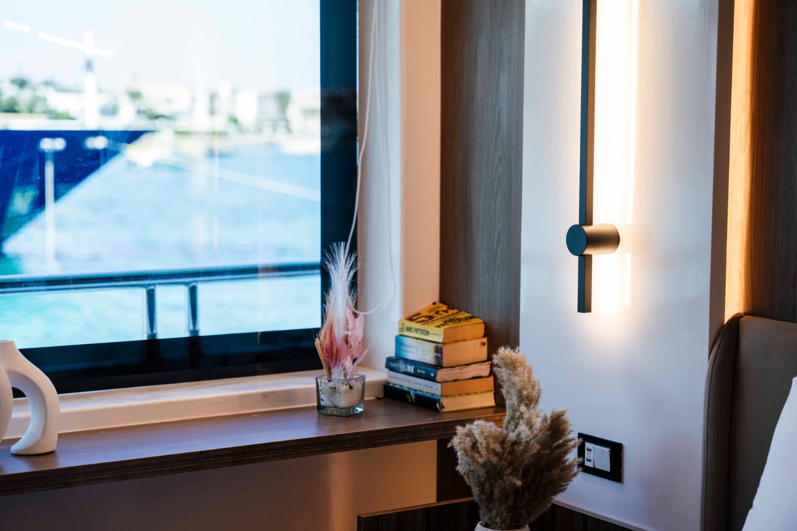 Luxury Suite 9