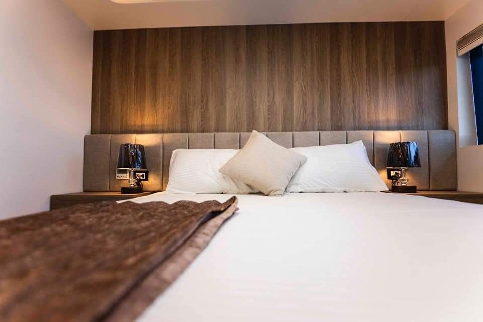 Premium Suite 16